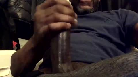 olivertwist1273 online show from December 5, 4:34 am