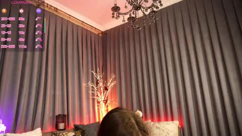 Snapshot of olivia_devis chatting on February 16, 5:26 am SaraConor online show from February 16, 5:26 am