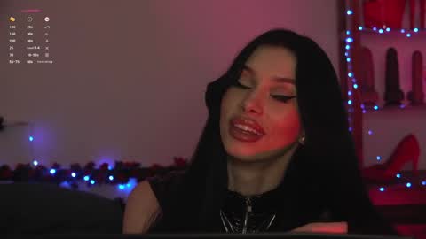 Olivia Faye online show from April 14, 4:32 pm