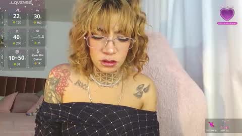 Snapshot of olivia_goddess chatting on October 20, 10:42 am Olivia online show from October 20, 10:42 am