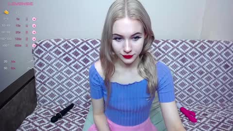 Snapshot of olivia_graceee chatting on December 21, 8:50 am olivia_graceee online show from December 21, 8:50 am