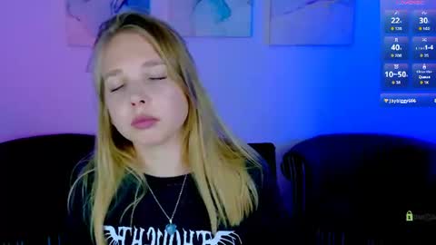 olivia_kit online show from July 11, 1:25 pm