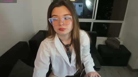 olivia_martine online show from November 1, 2:45 am