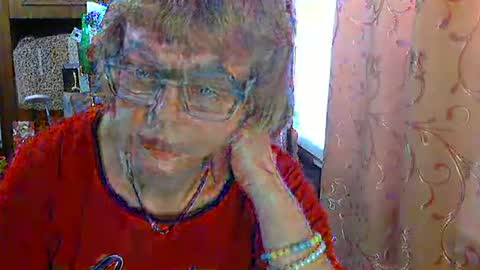 Olivia Mia online show from April 14, 7:00 am