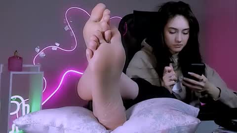 olivia_norton_ online show from March 4, 3:53 pm