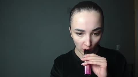 Olivia online show from March 25, 4:25 pm