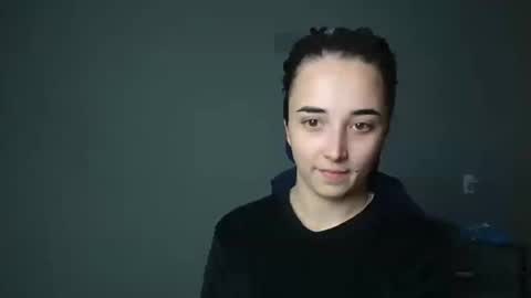 Snapshot of olivia_oliv chatting on October 16, 6:29 pm Olivia online show from October 16, 6:29 pm