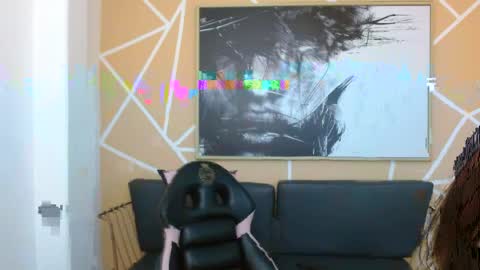 Olivia online show from April 4, 8:05 pm