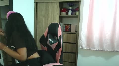 Olivia online show from November 14, 3:03 pm