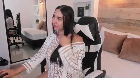 olivia_willoow online show from November 8, 3:09 am