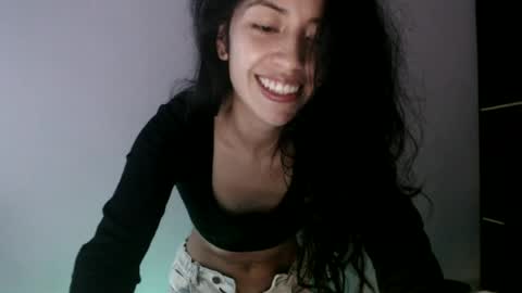 oliviaaa__ online show from June 11, 5:44 pm