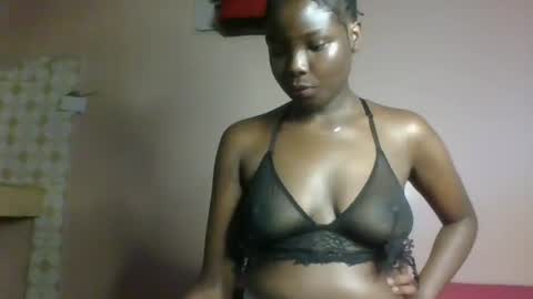 oliviah_1 online show from October 18, 8:29 am