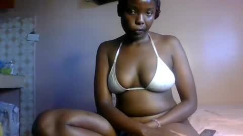oliviah_1 online show from October 15, 12:28 pm