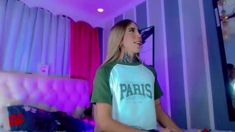 oliviahot01 online show from April 21, 2:37 am