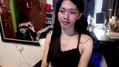 oliviaknightx online show from February 1, 3:09 pm