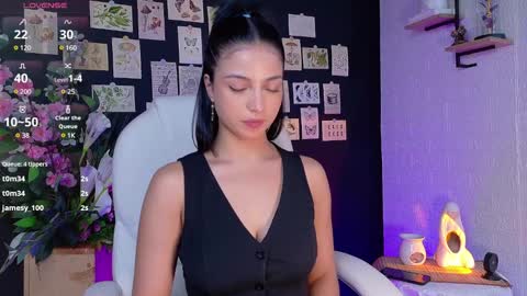 Olivia Mcneill  online show from January 21, 6:45 pm