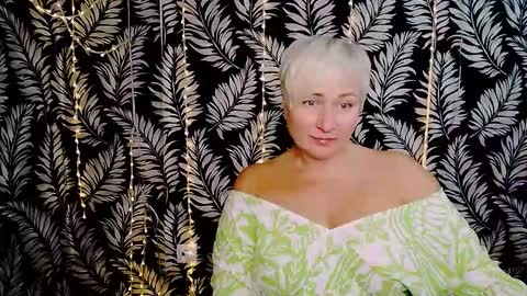 Snapshot of oliviaoskar_ chatting on October 20, 11:59 am Kelly online show from October 20, 11:59 am
