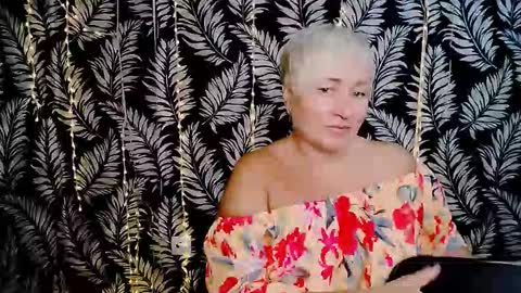 Snapshot of oliviaoskar_ chatting on October 17, 11:36 am Kelly online show from October 17, 11:36 am