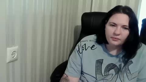 OlyaAndNetty online show from November 6, 9:34 am