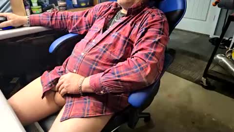 Snapshot of onelargecock0615 chatting on December 25, 10:17 am Unpredictable online show from December 25, 10:17 am