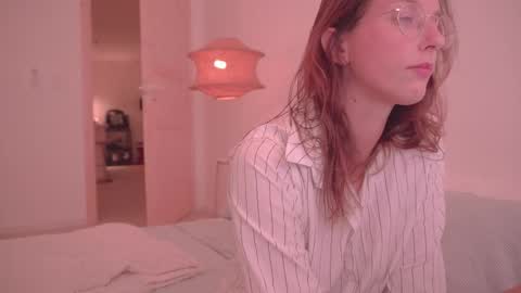 Snapshot of onelittlemermaid chatting on October 4, 9:56 pm Ariel online show from October 4, 9:56 pm