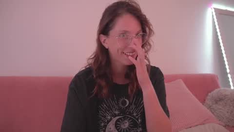 Snapshot of onelittlemermaid chatting on September 10, 9:16 pm Ariel online show from September 10, 9:16 pm