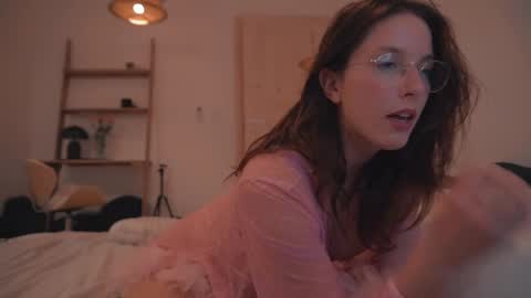 Snapshot of onelittlemermaid chatting on February 14, 9:53 pm Ariel online show from February 14, 9:53 pm