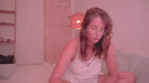 Snapshot of onelittlemermaid chatting on October 10, 10:03 pm Ariel online show from October 10, 10:03 pm