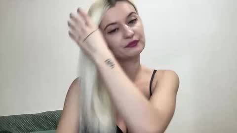 Onika online show from November 29, 11:34 pm