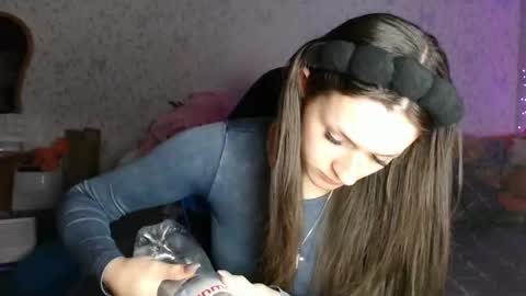 Amalia online show from December 17, 6:58 pm