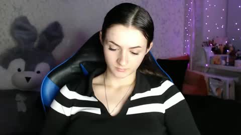 Amalia online show from December 21, 7:20 pm