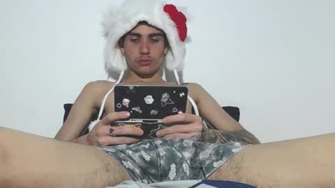 onzas_ online show from October 24, 11:05 pm