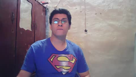 oomaurooo online show from December 13, 8:30 am