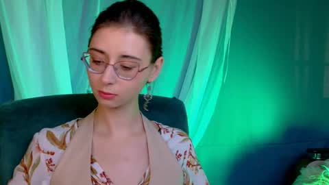 Orianna -  Hi Im into geek culture cosplay crafting LARP games. Shall we play DnD online show from October 10, 1:28 pm