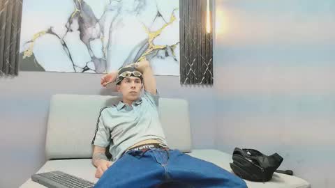 orus_241 online show from October 16, 11:47 pm