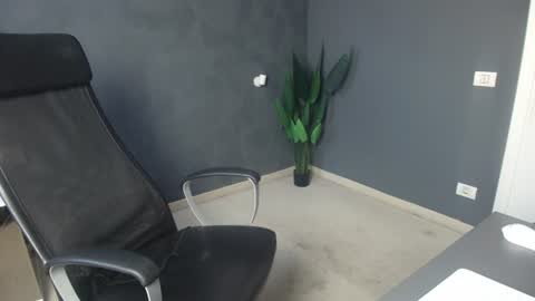 OscarWills online show from August 7, 4:44 am