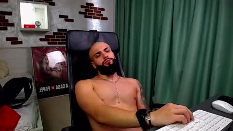 OscarWills online show from May 16, 6:32 am