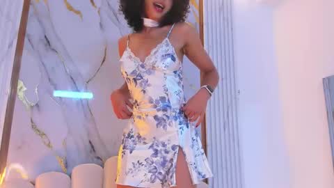 Snapshot of oshun_25 chatting on October 6, 12:34 pm Oshun online show from October 6, 12:34 pm