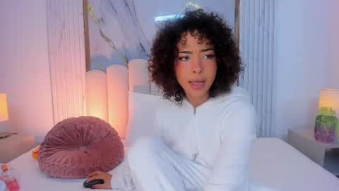 Snapshot of oshun_25 chatting on March 3, 11:55 am Oshun online show from March 3, 11:55 am