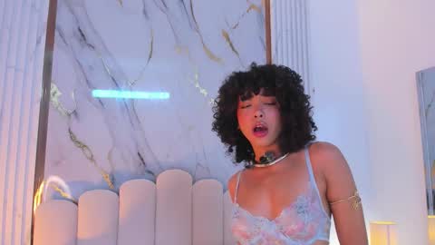 Snapshot of oshun_25 chatting on October 3, 1:08 pm Oshun online show from October 3, 1:08 pm