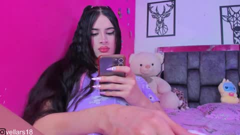 vella online show from March 16, 8:02 pm