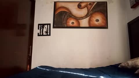 oskrsantiluna1530 online show from November 2, 10:21 pm