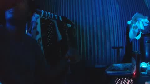 osrsxxx online show from March 21, 8:41 am