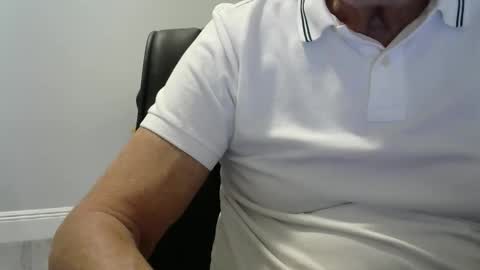 Ossi online show from November 22, 9:45 pm