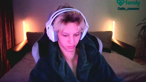 Snapshot of ostin_meoww chatting on January 27, 2:57 pm Ostin online show from January 27, 2:57 pm