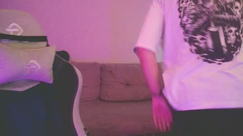 Snapshot of ostin_meoww chatting on January 4, 2:25 pm Ostin online show from January 4, 2:25 pm