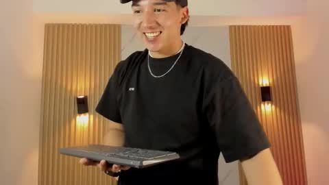 Otto Andrew online show from March 5, 8:29 pm