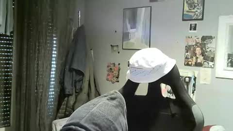 Snapshot of ouinnybis195625 chatting on October 18, 10:08 am ouinnybis195625 online show from October 18, 10:08 am