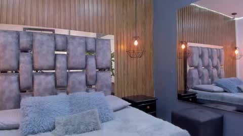 Owen Johnson online show from November 24, 12:15 pm