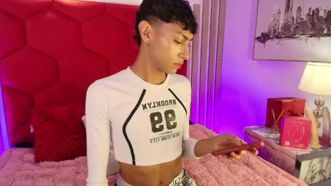 Owen online show from April 2, 3:03 am